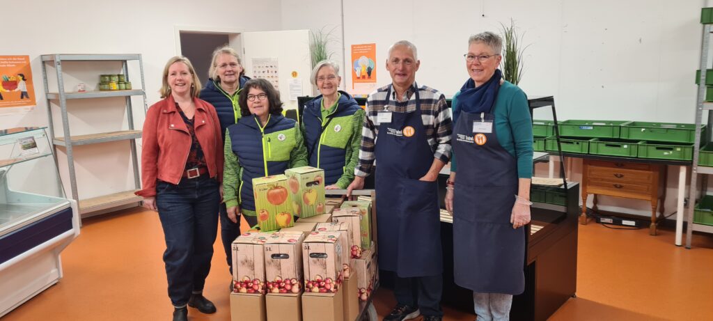 Apfelsaftspende an die Tafel Idstein