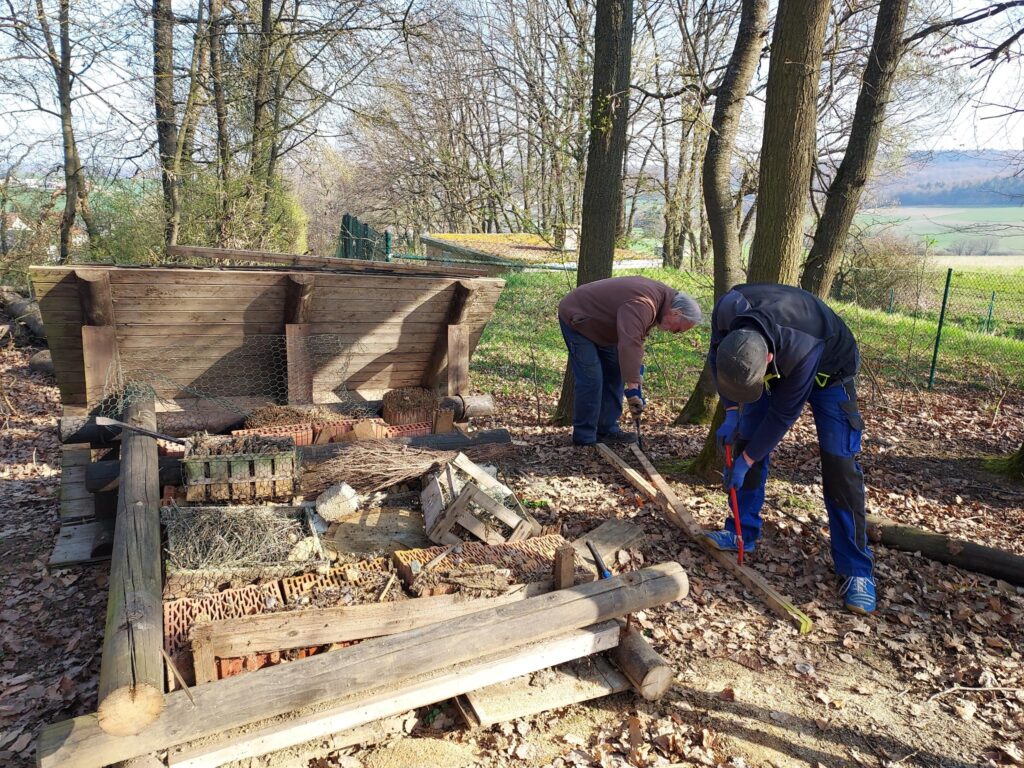 Arbeitseinsatz und Neues vom Grillplatz